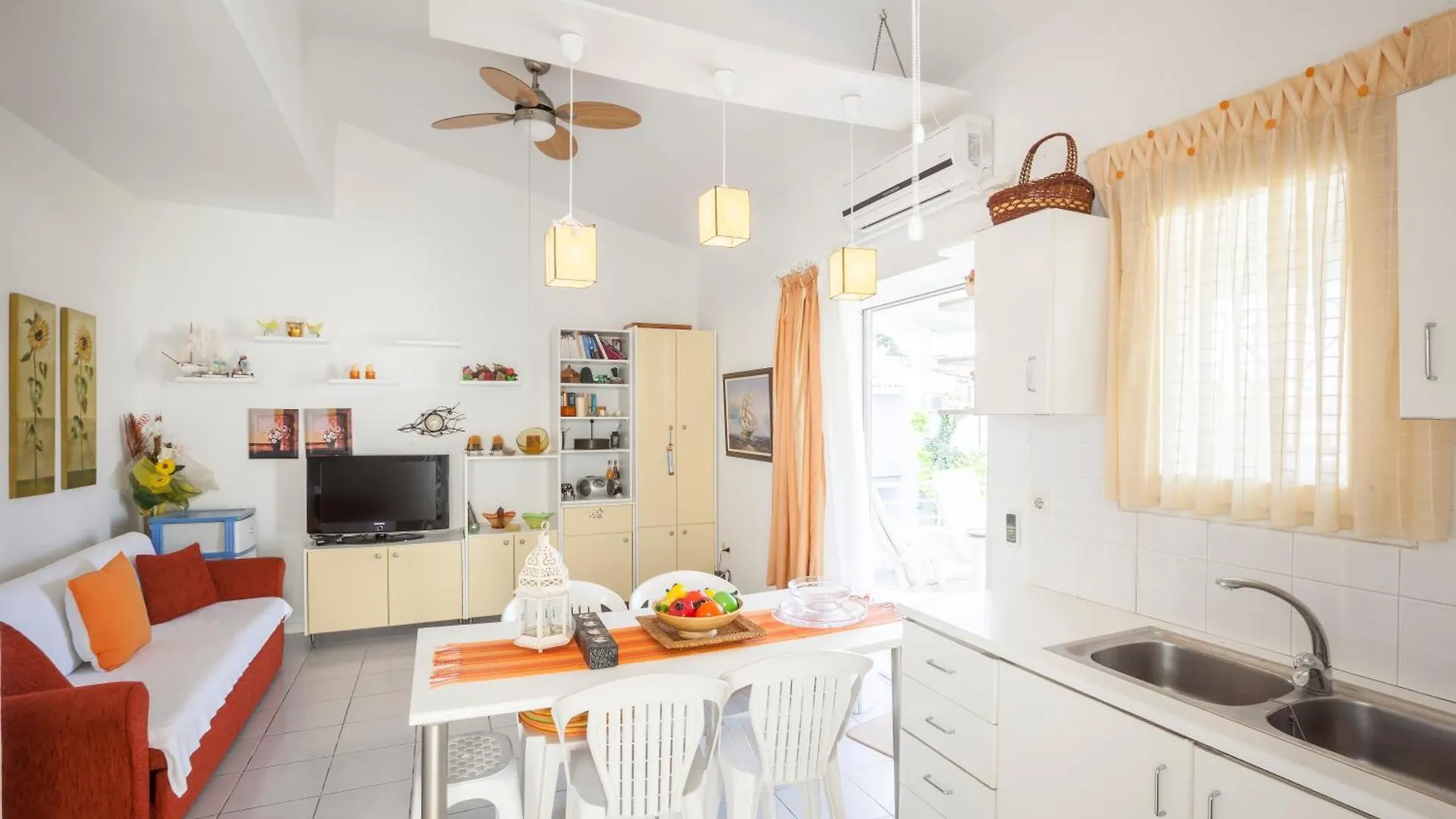 Sofia Summer Apartment Pefkochori 0*,  Greece